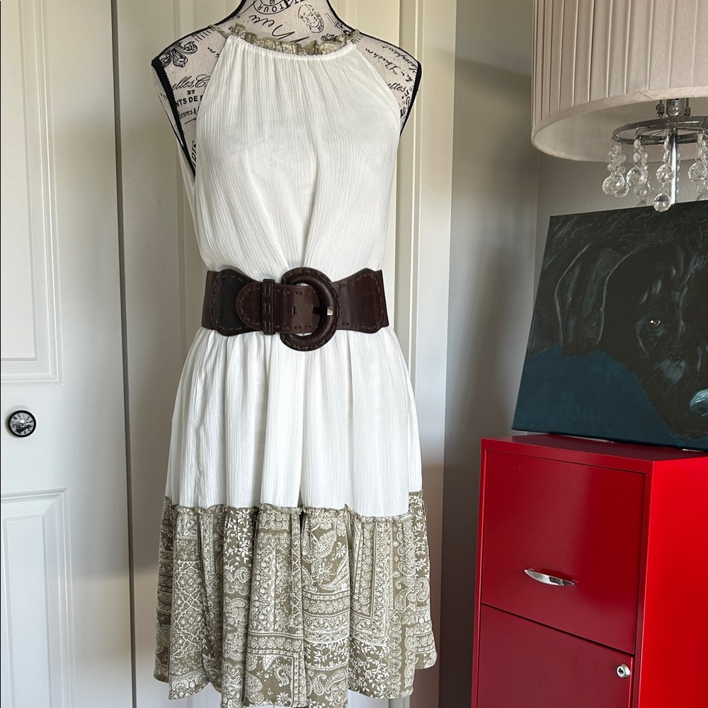 NWT Chic White and Tan Sleeveless Midi Dress
